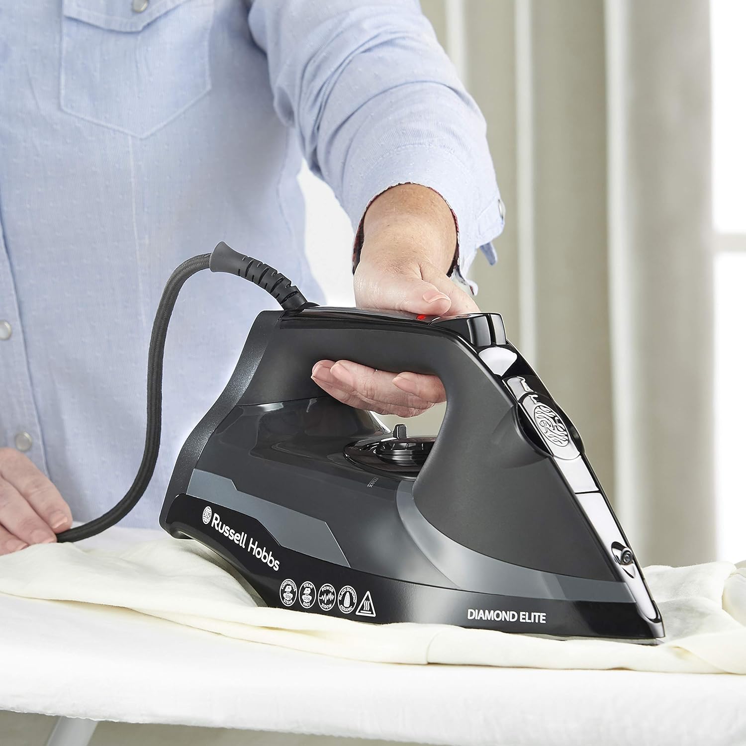 Russell Hobbs Diamond Elite Iron | Black | 27000 Russell Hobbs Diamond Elite Iron | Black | 27000