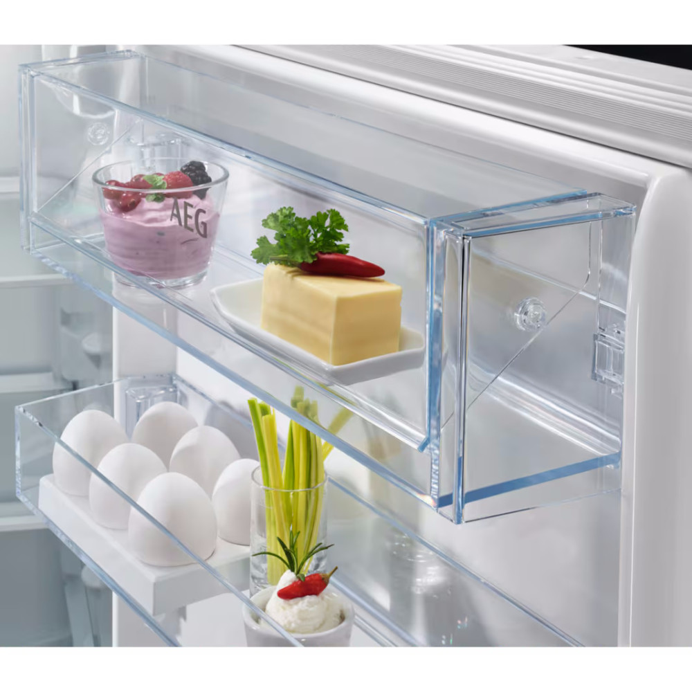AEG Integrated 70/30 Fridge Freezer | OSC6N18IES AEG Integrated 70/30 Fridge Freezer | OSC6N18IES