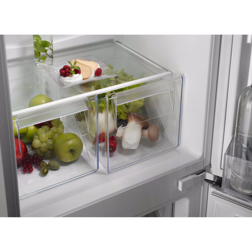 AEG Integrated 70/30 Fridge Freezer | OSC6N18IES AEG Integrated 70/30 Fridge Freezer | OSC6N18IES