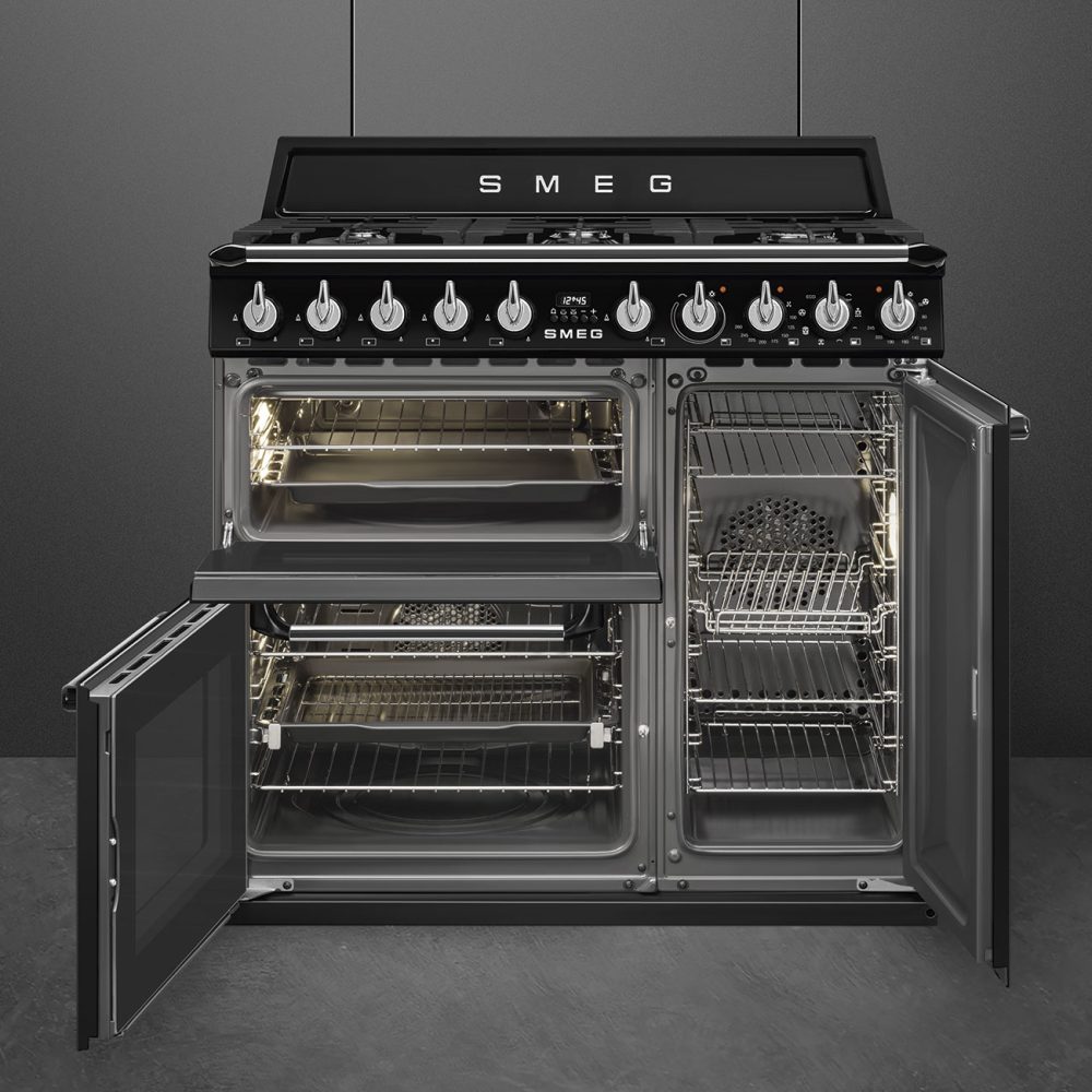 Smeg 90cm Victoria Triple Cavity Cooker | Gas Hob | Black | TR93BL Smeg 90cm Victoria Triple Cavity Cooker | Gas Hob | Black | TR93BL