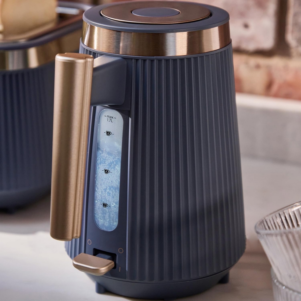 Russell Hobbs Brontë™ Kettle I Soft Navy I 26752 Russell Hobbs Brontë™ Kettle I Soft Navy I 26752