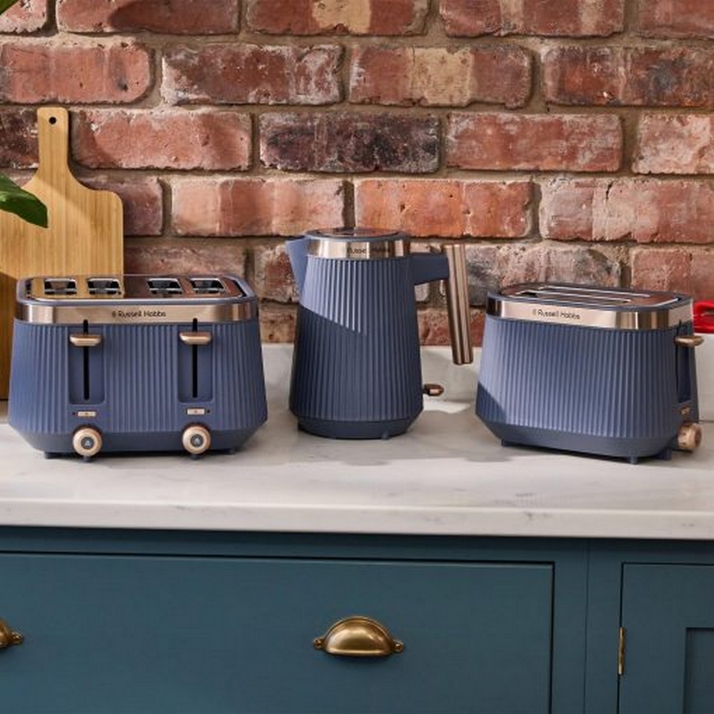 Russell Hobbs Brontë™ Kettle I Soft Navy I 26752 Russell Hobbs Brontë™ Kettle I Soft Navy I 26752